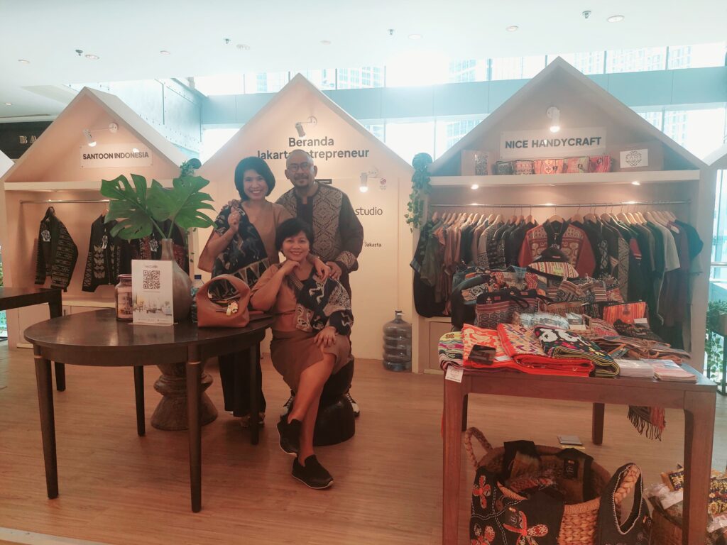 Tenun Ikat NTT Tampil di Grand Indonesia, Fransiscus Go: Kita Ingin Tenun Ikat Tembus Pasar Internasional