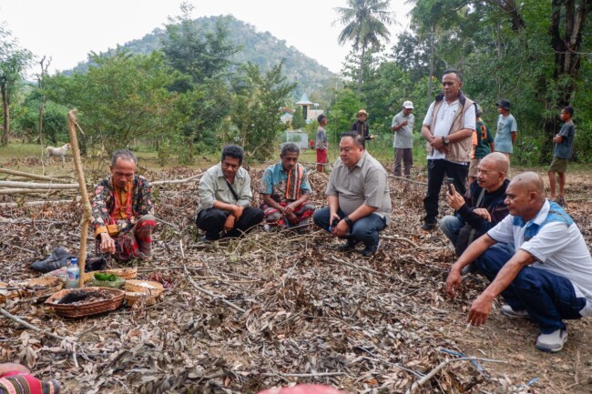 Kekurangan Akses Air Bersih: Yayan Felix Marian Go Jadikan Kampung Maumolo Desa Binaan Selama Tiga Tahun
