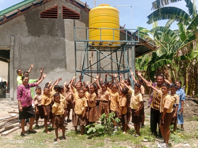 Fransiscus Go Bantu Atasi Kekeringan Air Bersih di Maumolo Lewat Program Sumur Bor