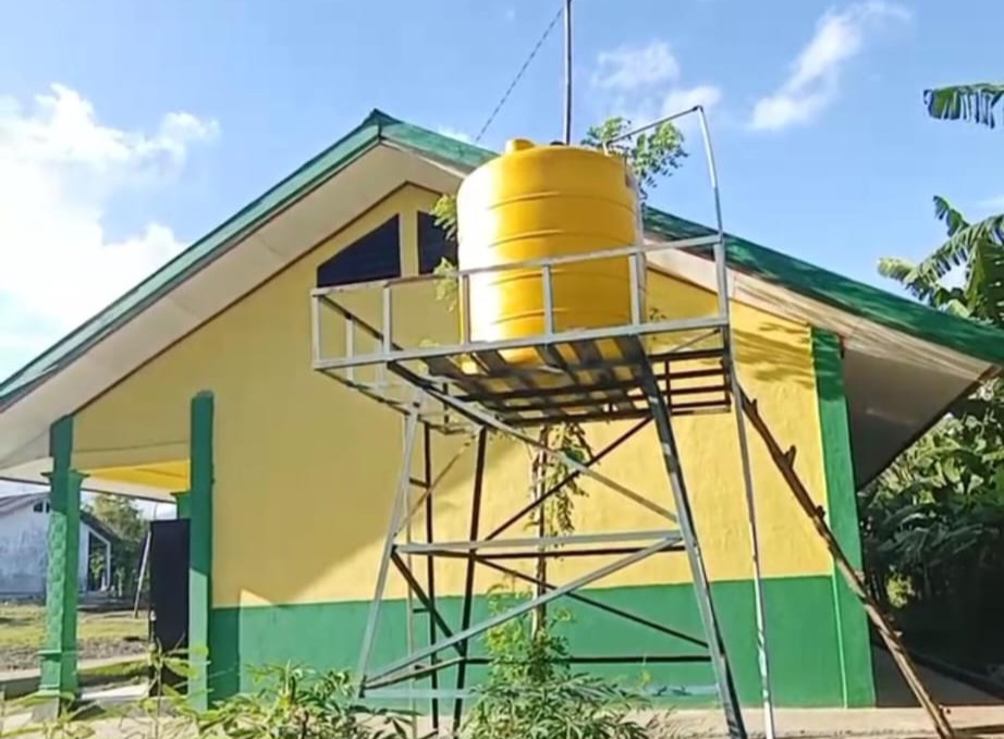 Sumur Bor Bantuan Fransiscus Go di SD Maumolo Dipantau untuk Pastikan Air Bersih Mengalir