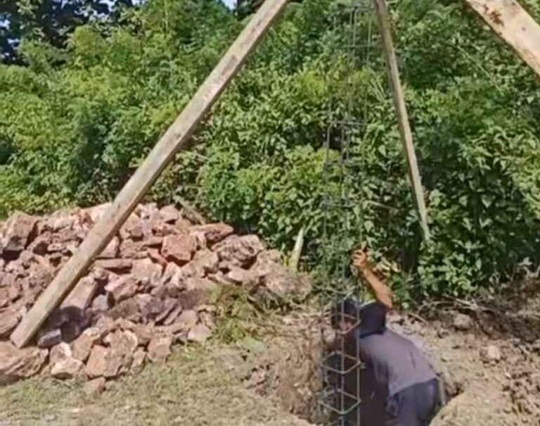 YFMG Bangun Tugu Selamat Datang, Maumolo Bersolek Sambut Wisatawan