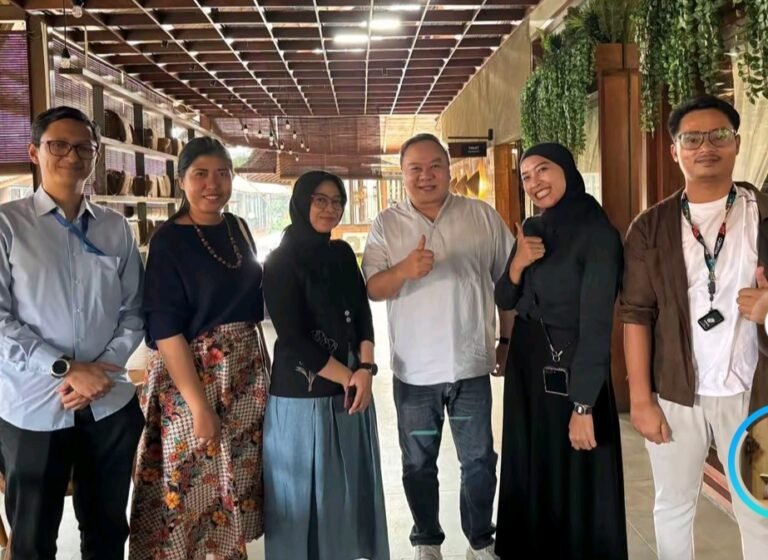 Fransiscus Go Bersilaturahmi dengan Dokter dan Manajemen KJP Clinic di Depok, Bahas Penguatan Layanan Kesehatan